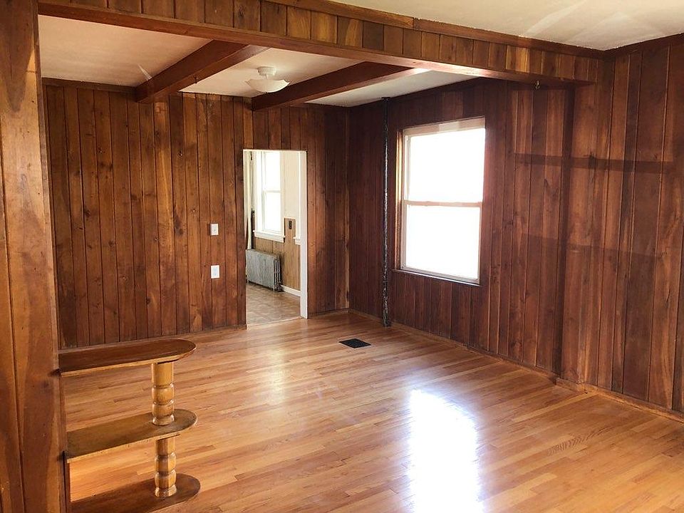 2nd image of 127 Benedict Rd