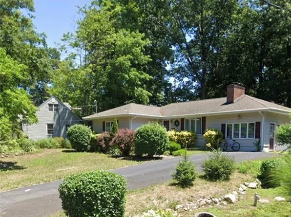 8 Willow Drive, Suffern, NY 10901