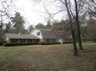 30 High Point Dr, Texarkana, TX 75503