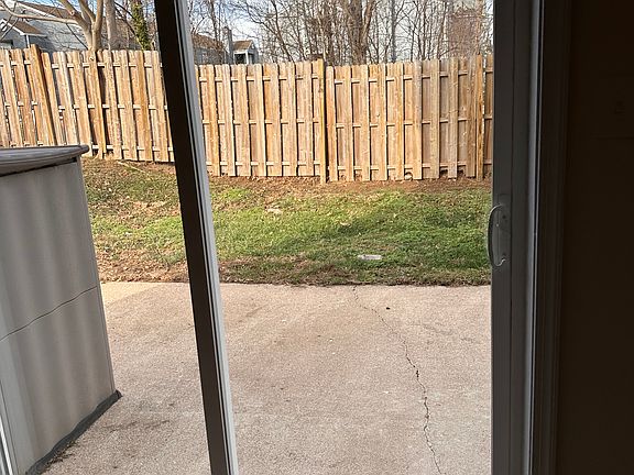 5th image of 58 Bristol Ct