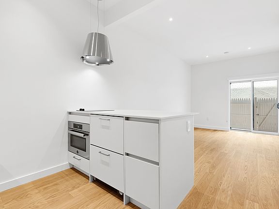 2nd image of 321 E 22nd St APT 1C
