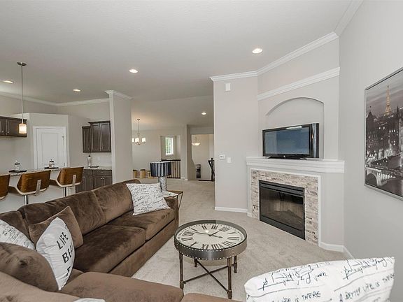 3rd image of 801 Riviera Dr #17304
