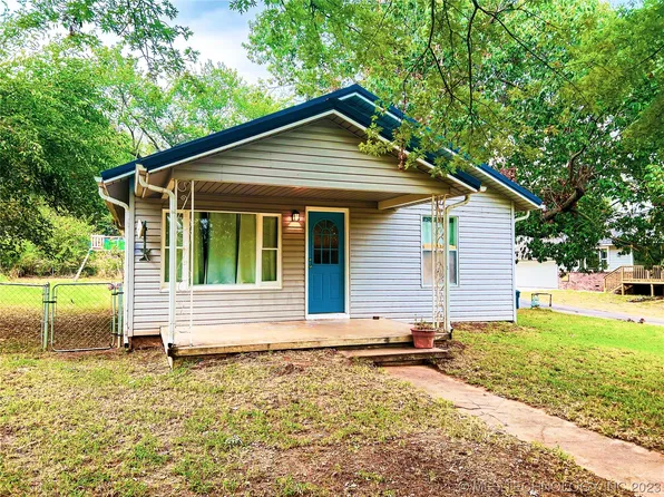 216 E 4th St, Oilton, OK 74052