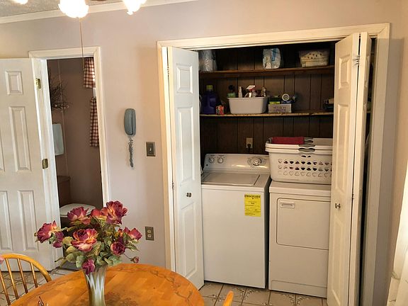 5th image of 183 Munch Dr APT 1