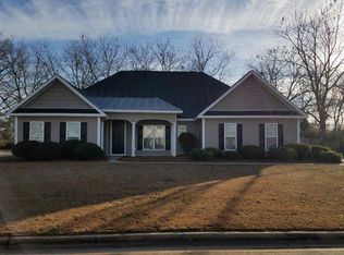 245 Grove Ln, Kathleen, GA 31047