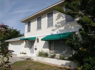6611 Columbia Dr, Bradenton, FL 34207
