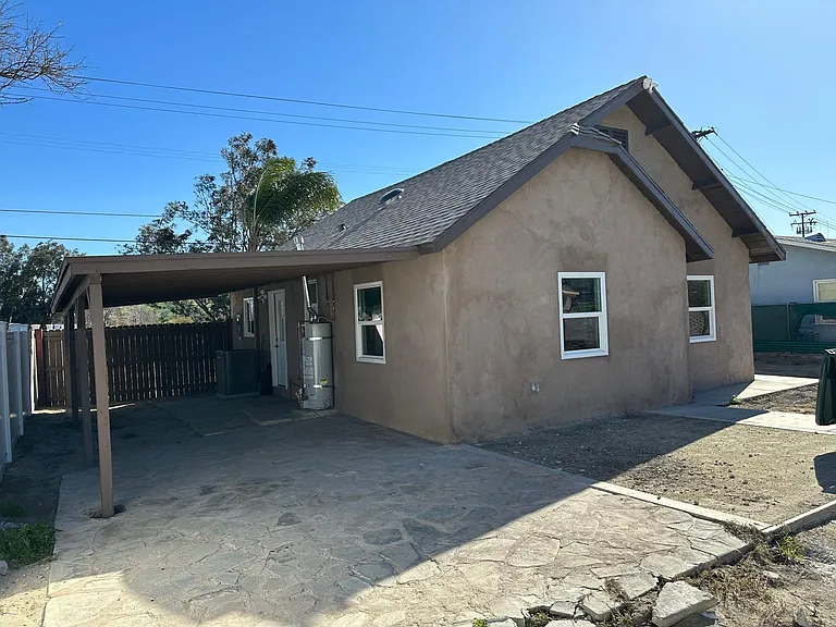 3343 Wallace St — Photo 4