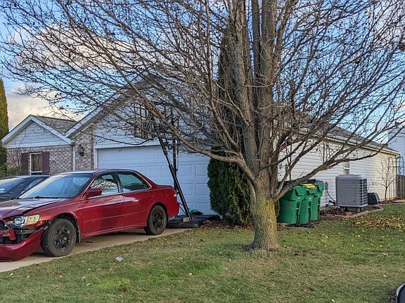 2nd image of 131 Dupont Ct
