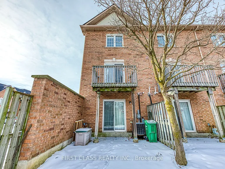1128 Dundas St W #25 — Photo 41