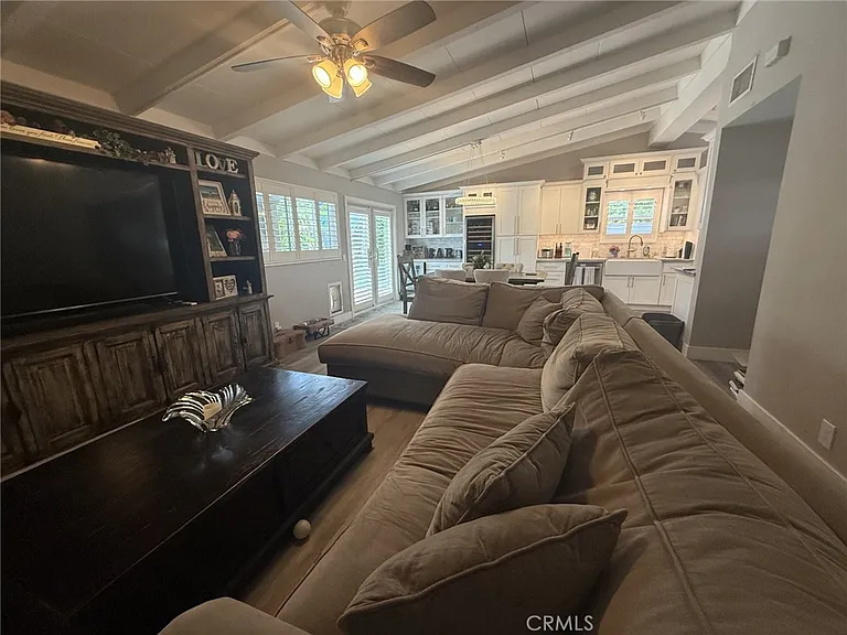 2447 Clarke Ave — Photo 10