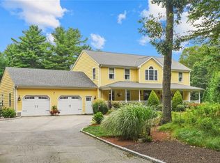 1 Brier Ct, East Greenwich, RI 02818