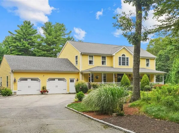 1 Brier Ct, East Greenwich, RI 02818