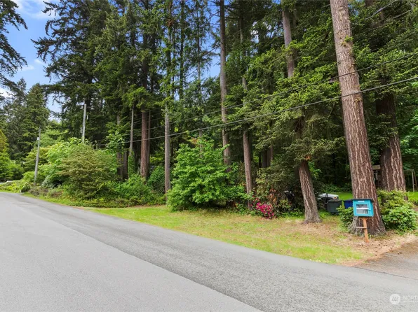 189 XX 45th Place NE, Lake Forest Park, WA 98155