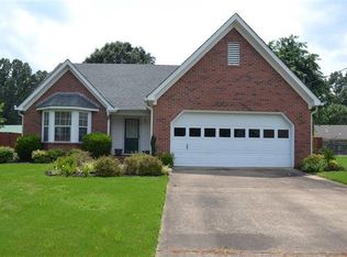 51 Golden Leaf Cv, Jackson, TN 38305