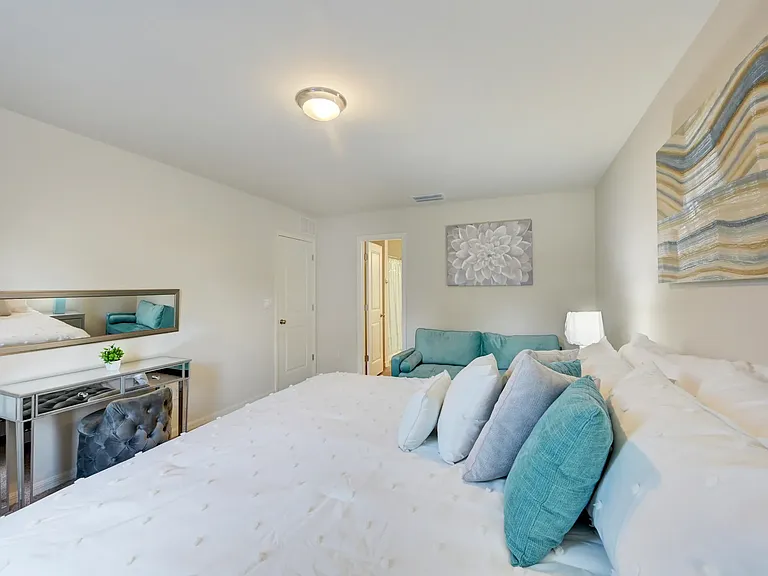 23380 Rosewood Ave — Photo 12