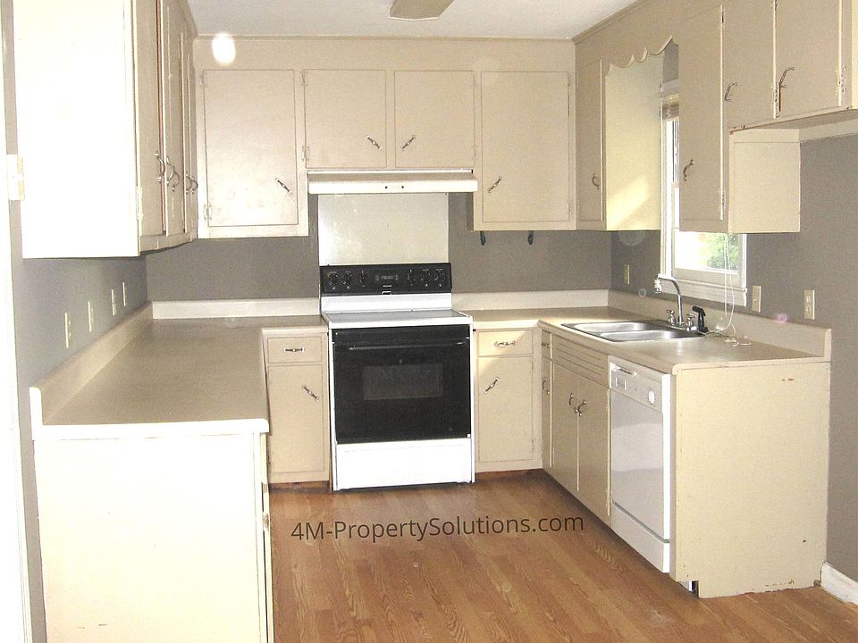 2nd image of 9 Bristol Dr