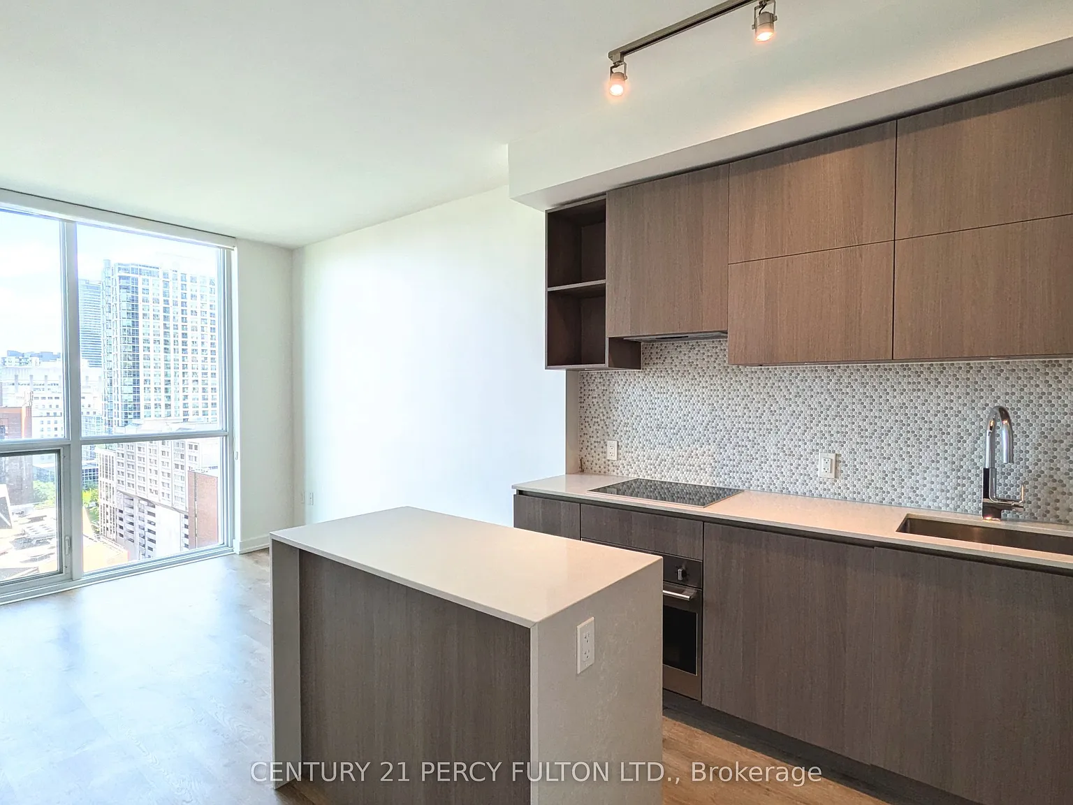 1 bed, $2,400 — Photo 2