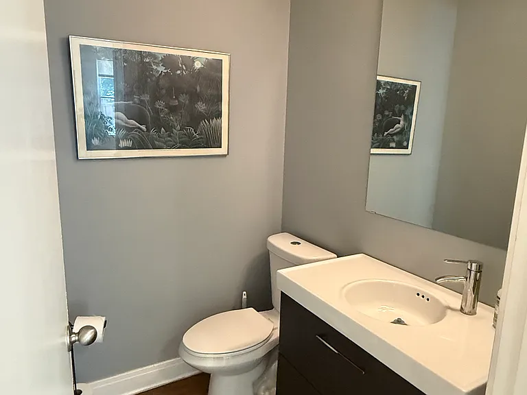 2301 N Maplewood Ave #1E — Photo 4