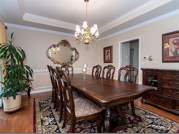 5th image of 2845 Abrams Dr