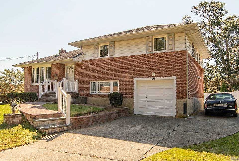 1st image of 1 SE Park Dr