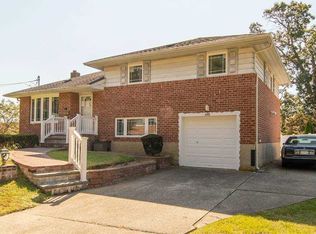 1 SE Park Dr, Massapequa Park, NY 11762