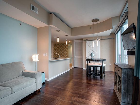 4th image of 415 Church St APT 1302
