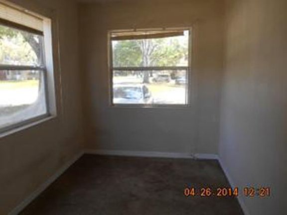 3rd image of 1001 W 20th St