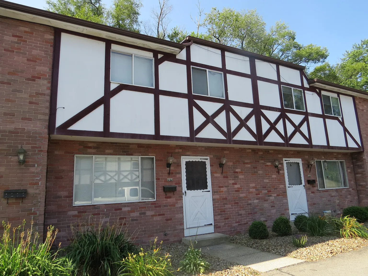 2 bed, 1000 sqft, $1,000 — Photo 1