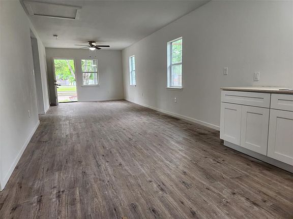 3rd image of 6412 N Wayside Dr