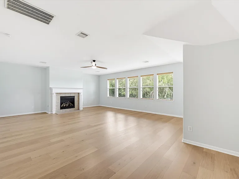 226 Jade Point — Photo 34