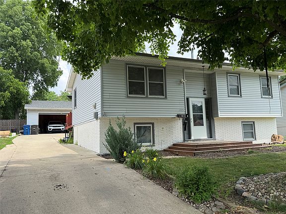 3rd image of 1105 Bundy St