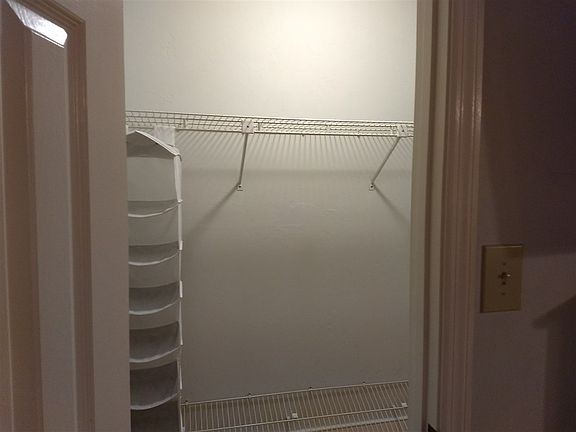4th image of 1730 Silverwood Dr
