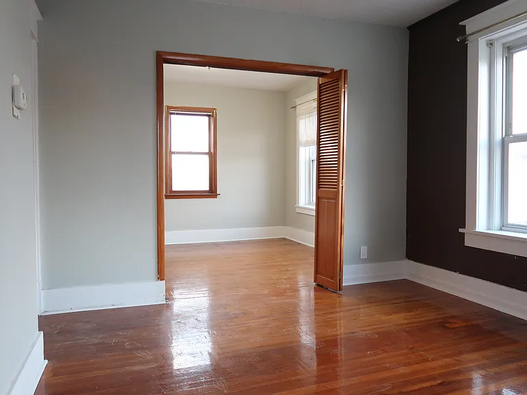 2511 Pine Ave #4 — Photo 6