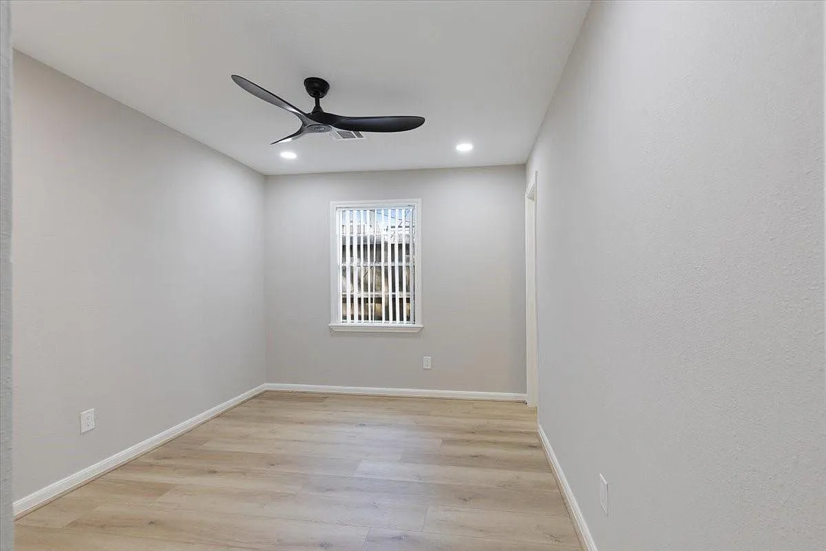 2 bed, 1.0 bath, 700 sqft, $1,600 — Photo 4