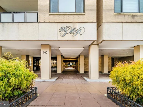 800 25th St NW #1003, Washington, DC 20037