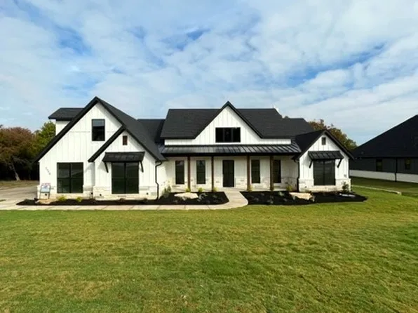 3908 Legend Trl, Granbury, TX 76049