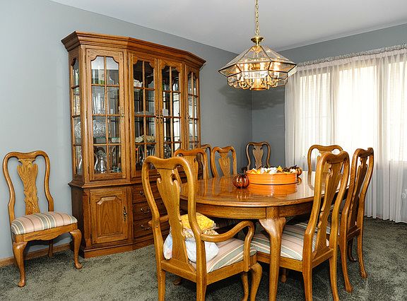 4th image of 17016 Pembroke Ave