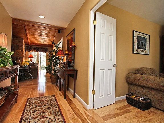 2nd image of 1124 Gold Mountain Dr
