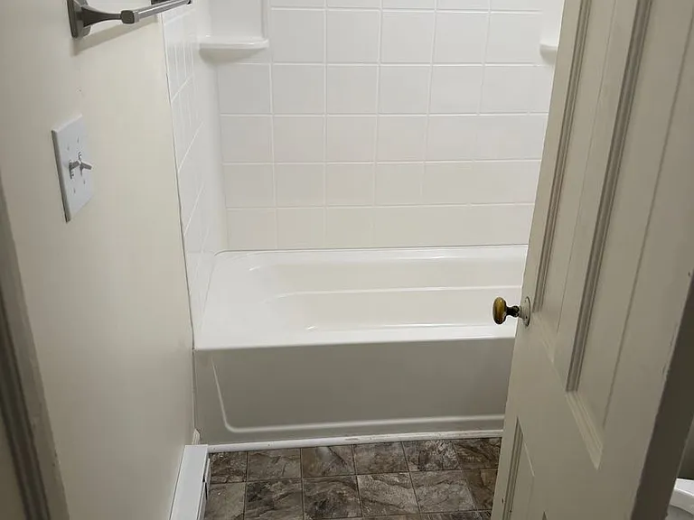 2228 W Allen St — Photo 12