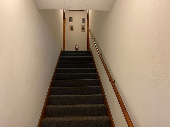 2nd image of 418 N Meridian St #2
