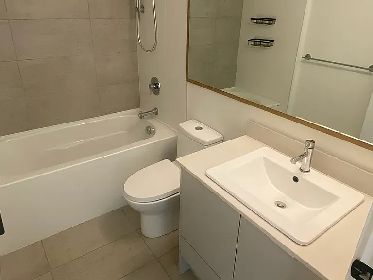 2493 Montrose Ave #410 — Photo 11