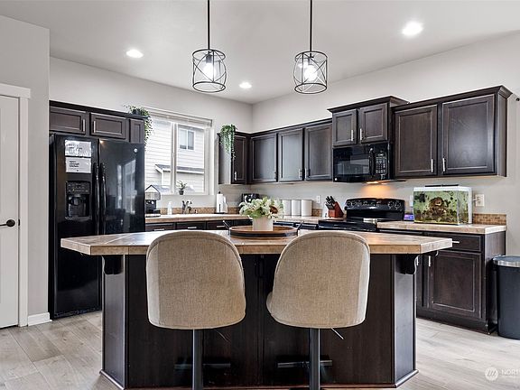 2nd image of 19227 91st Avenue E