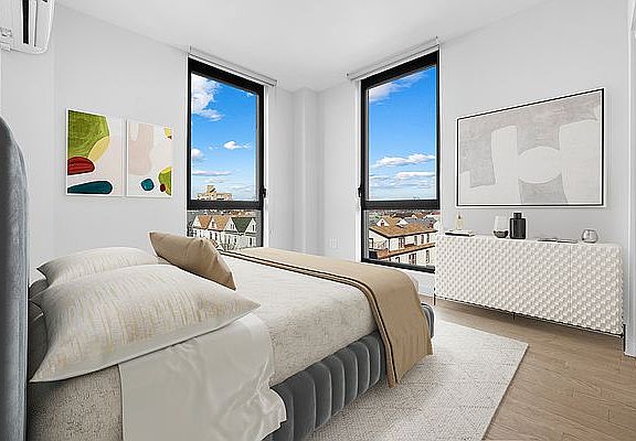 3rd image of 91-09 Roosevelt Ave #503