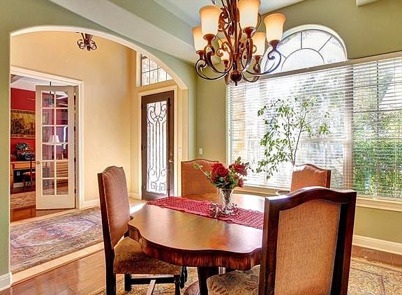 3rd image of 1804 Lakeway Blvd