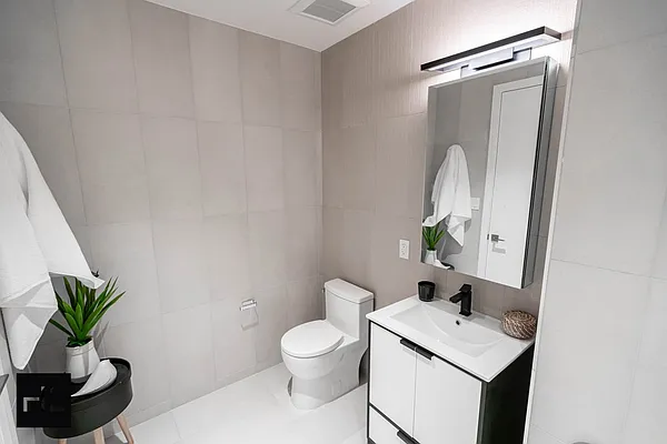 Rented by Highline Residential | media 77