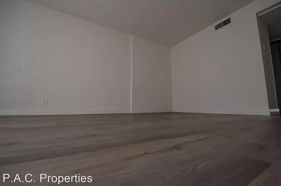 7550 Jordan Ave — Photo 4