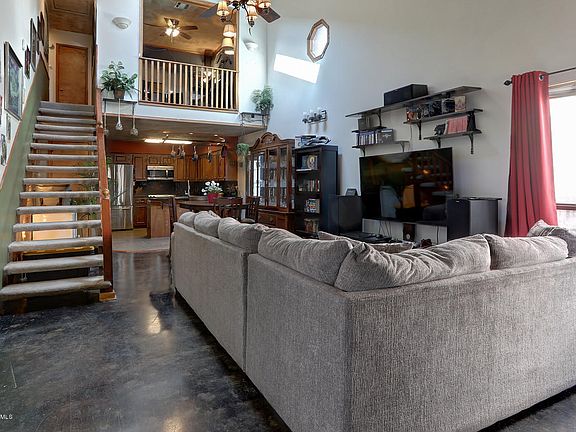 2nd image of 204 Shekel Dr