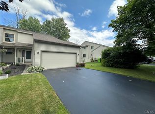 1118 Fern Hollow Dr, Liverpool, NY 13088
