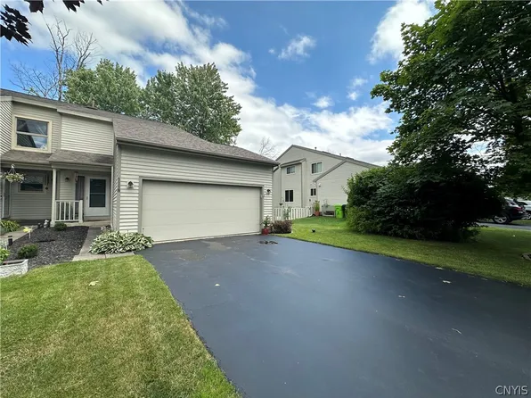 1118 Fern Hollow Dr, Liverpool, NY 13088