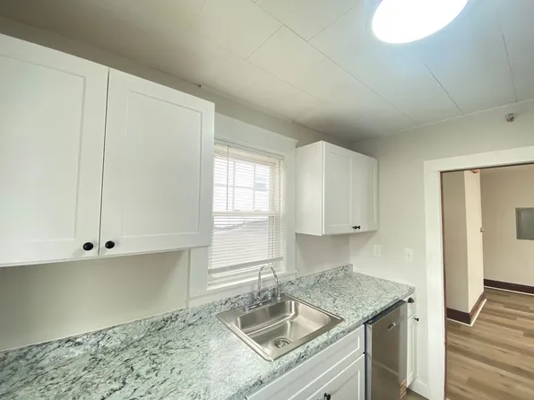 125 N Main St #5, Rochester, NH 03867